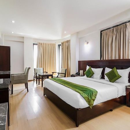 Treebo Trend Hotel Parker Ахмедабад Экстерьер фото