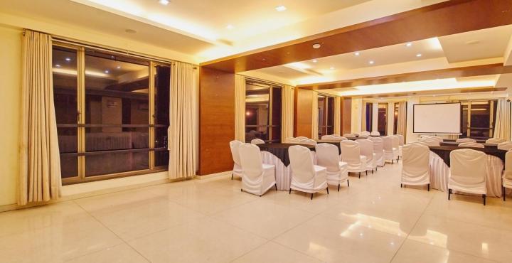 Treebo Trend Hotel Parker Ахмедабад Экстерьер фото