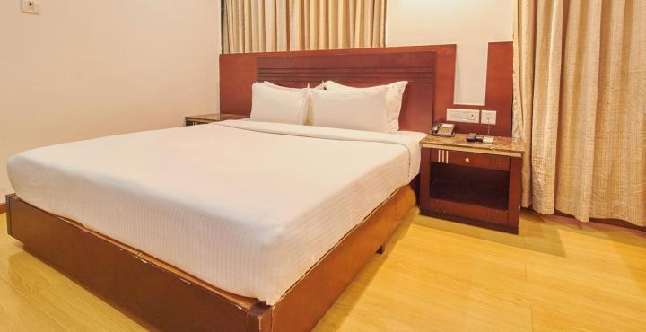 Treebo Trend Hotel Parker Ахмедабад Экстерьер фото