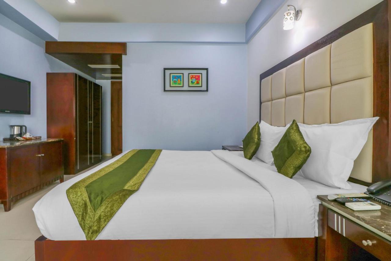 Treebo Trend Hotel Parker Ахмедабад Экстерьер фото