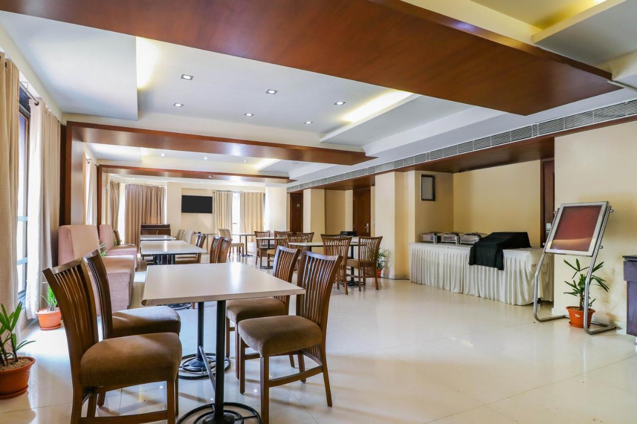 Treebo Trend Hotel Parker Ахмедабад Экстерьер фото