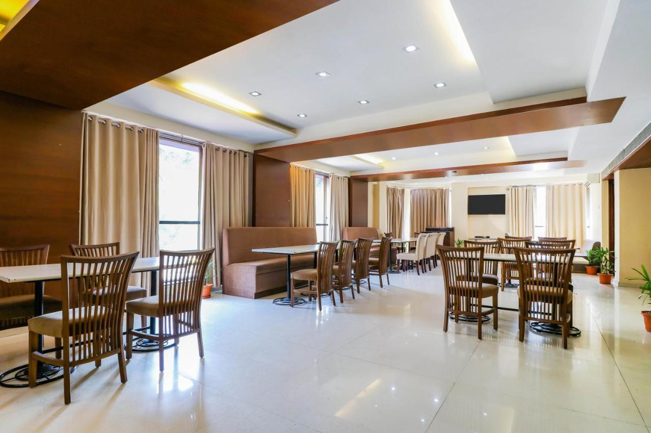 Treebo Trend Hotel Parker Ахмедабад Экстерьер фото