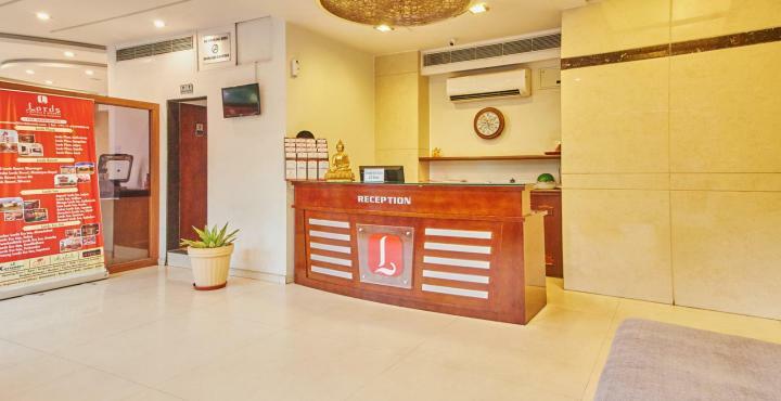 Treebo Trend Hotel Parker Ахмедабад Экстерьер фото
